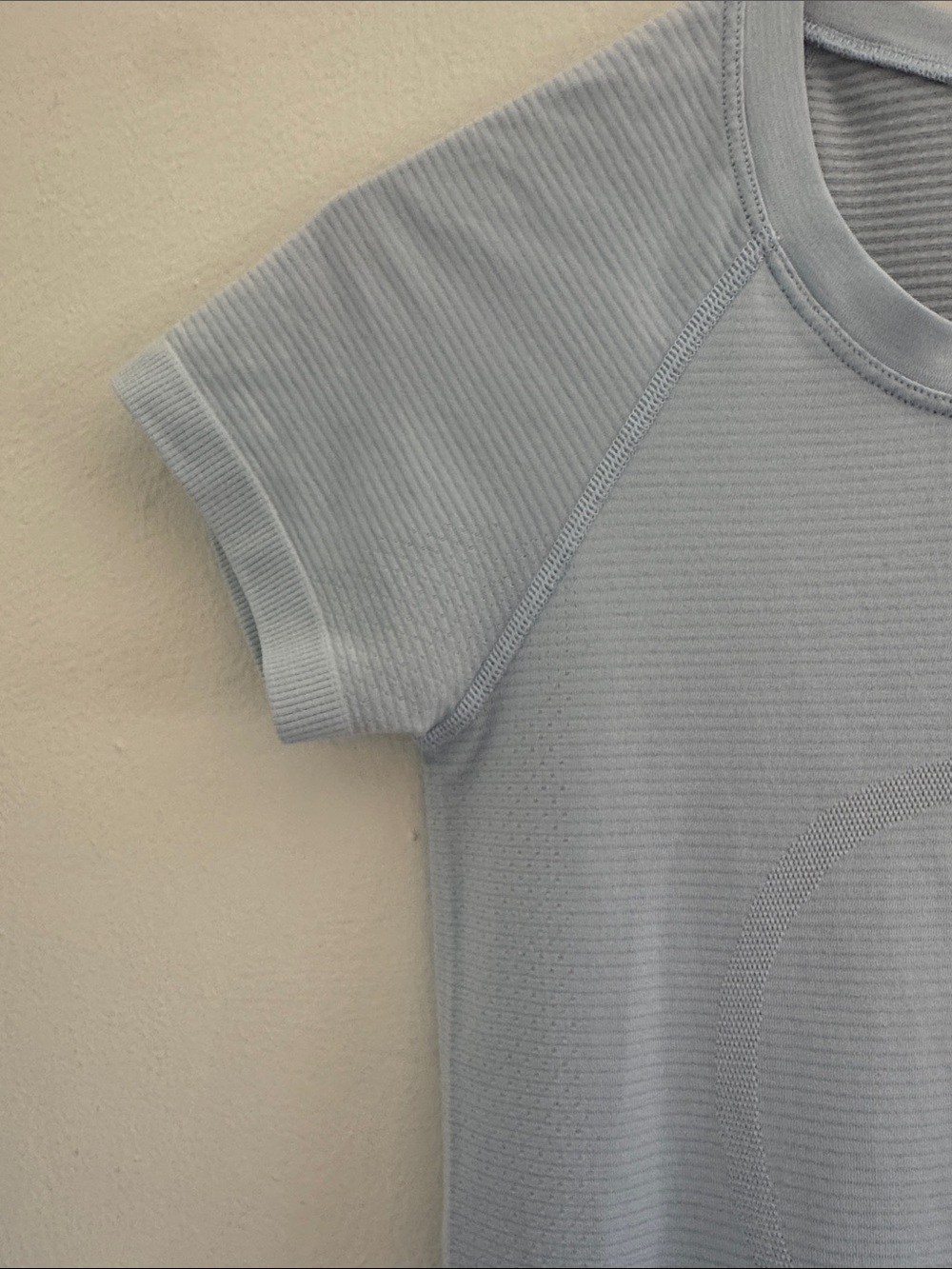 lululemon athletica Light Gray Short Sleeve Athletic Tee - Picture 3 of 10